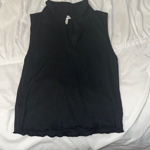 Boutique Black Crop Too